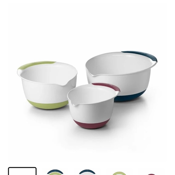 Oxo cutting board and bowls - Picture 3 of 4